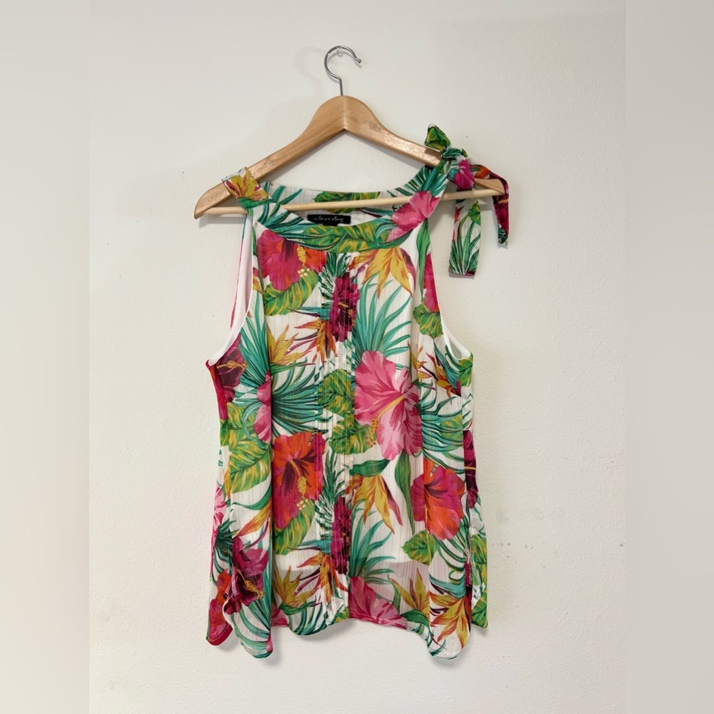 A Love Story Tropical Floral Top
